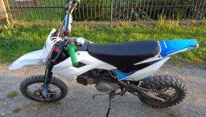 Motocykl typu cross