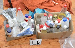 Różne środki chemiczne w butelkach