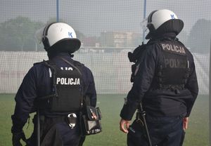 Policjanci Oddziału Prewencji w czasie zabezpieczenia meczu