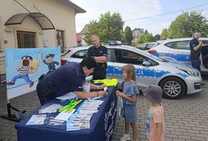 Stoisko profilaktyczne Policji na pikniku