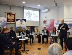 Eksperci w trakcie debaty