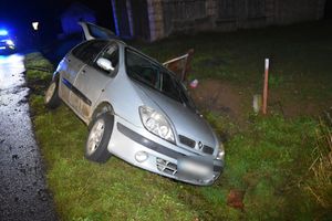 Samochód w rowie