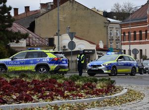 Radiowozy w okolicy ronda