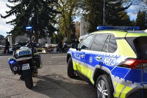 Radiowóz i motocykl