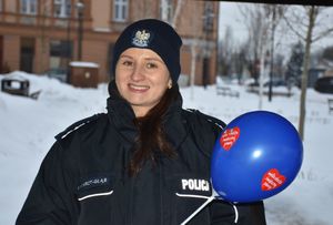 Policjantka z balonem
