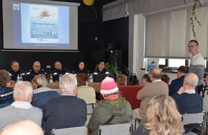 Seniorzy w czasie debaty