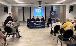 Seniorzy na debacie z policjantami