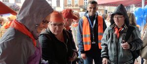 Osoby odwiedzające policyjne stoisko