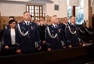 Policjanci w trakcie mszy św.