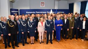 Zdjęcie grupowe uczestników Święta Policji